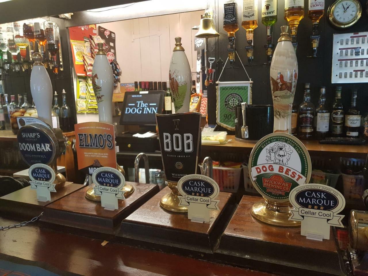 Old Sodbury The Dog Inn المظهر الخارجي الصورة